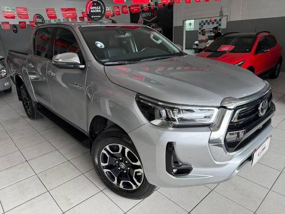 TOYOTA HILUX 2.8 D-4D TURBO DIESEL CD CONQUEST 4X4 AUTOMÁTICO